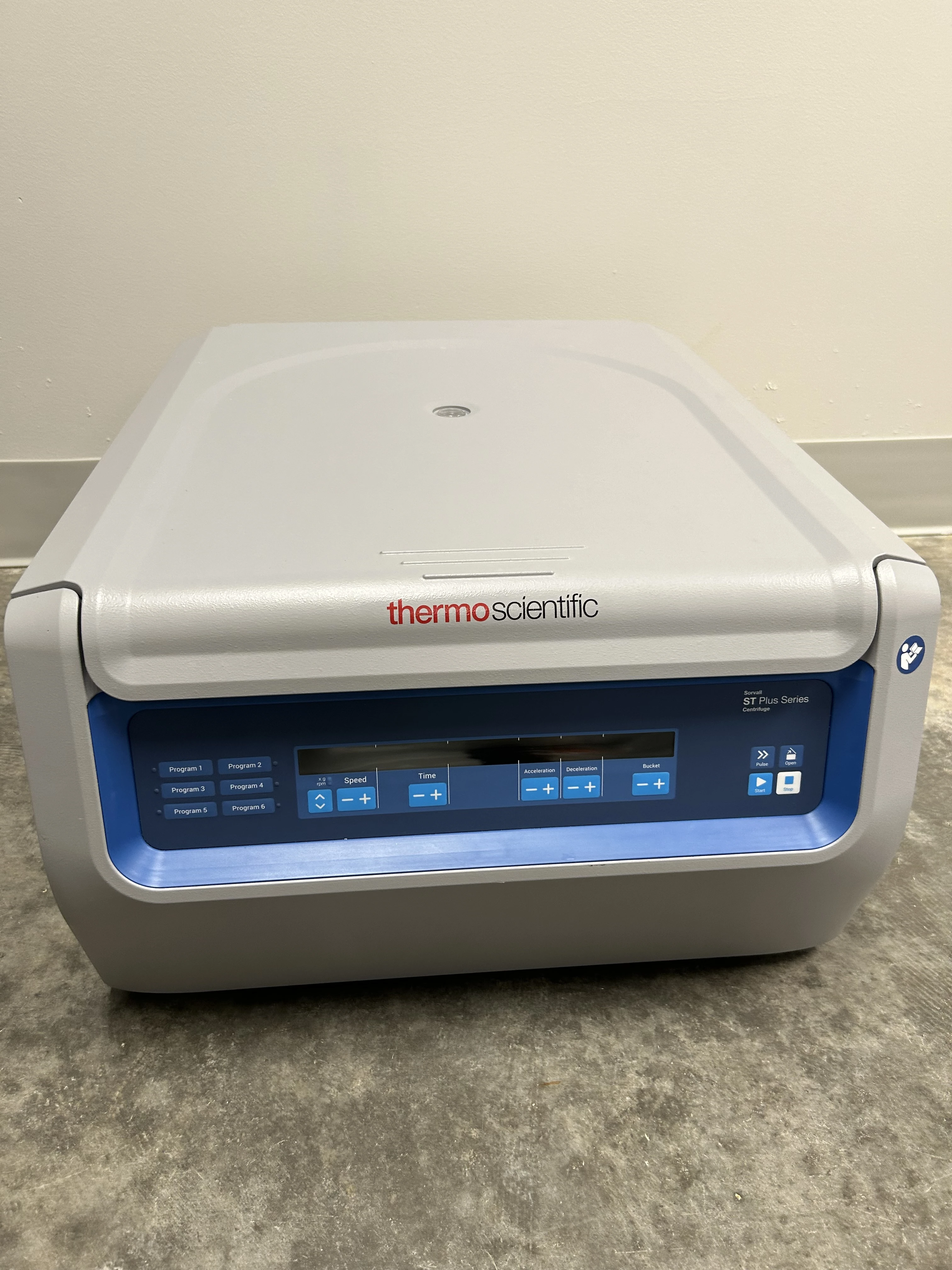 Thermo Scientific Sorvall ST4 Plus-MD, 120V Refrigerated Centrifuge